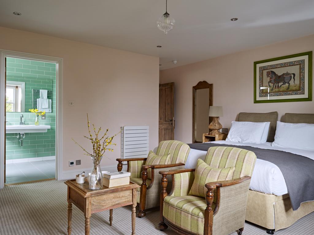 Bed and Breakfast Cotswold Grange Челтнем Екстер'єр фото A bedroom at the hotel