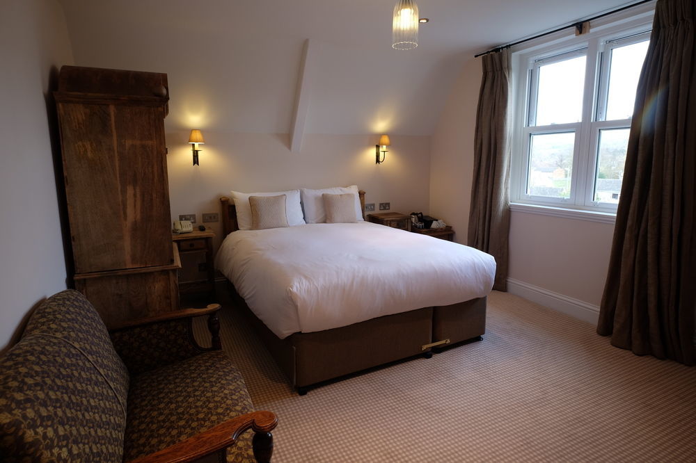 Bed and Breakfast Cotswold Grange Челтнем Екстер'єр фото A bedroom at the hotel