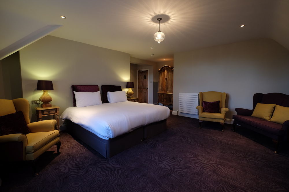 Bed and Breakfast Cotswold Grange Челтнем Екстер'єр фото A room at the hotel