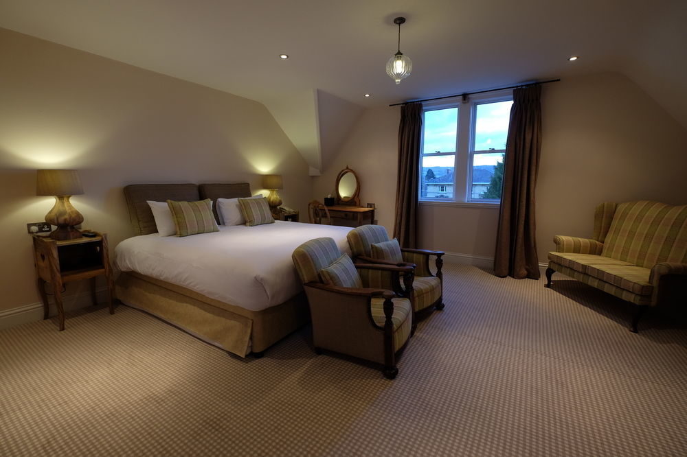Bed and Breakfast Cotswold Grange Челтнем Екстер'єр фото A bedroom at the hotel