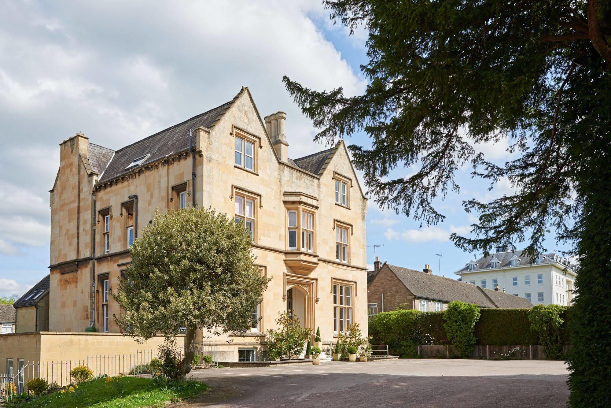 Bed and Breakfast Cotswold Grange Челтнем Екстер'єр фото The Manor, Tetbury